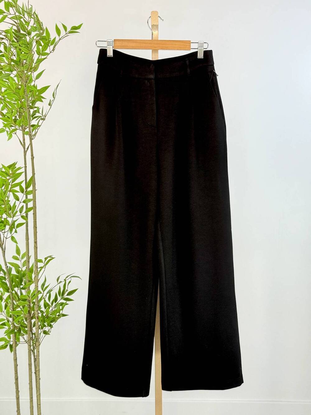 NEW DEX CLOTHING real motion scuba knit wide leg pants in black